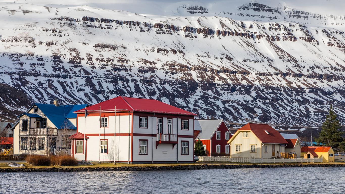 Flights to Egilsstaðir